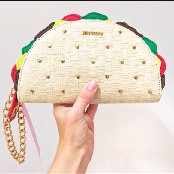 Betsey Johnson Handbags - Betsey Johnson Taco Purse Wristlet Rare Gold Chain Kitsch Bag Whimsical Colorful